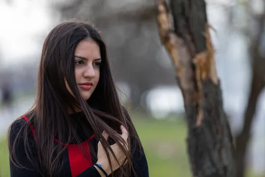 玩家形象照片：笑容可掬，轻松娱乐的氛围